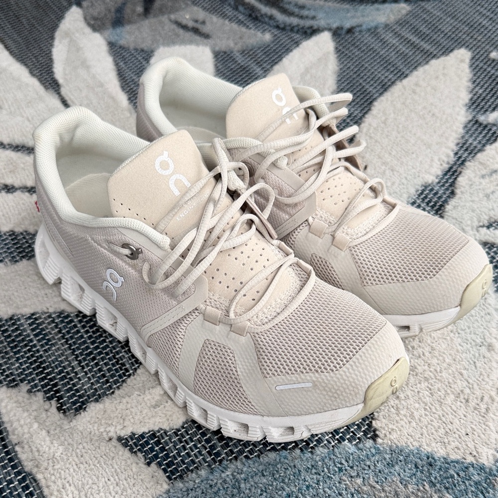 On Running Women's Beige Cloud X 5